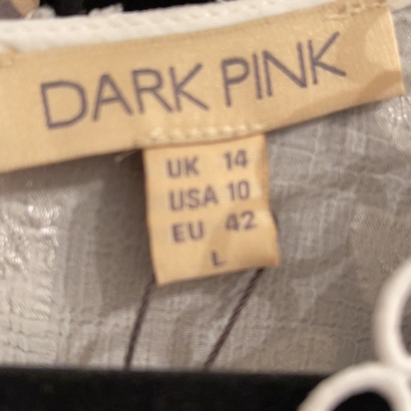 Us size 10 beautiful white dress by dark pink - Picture 3 of 4